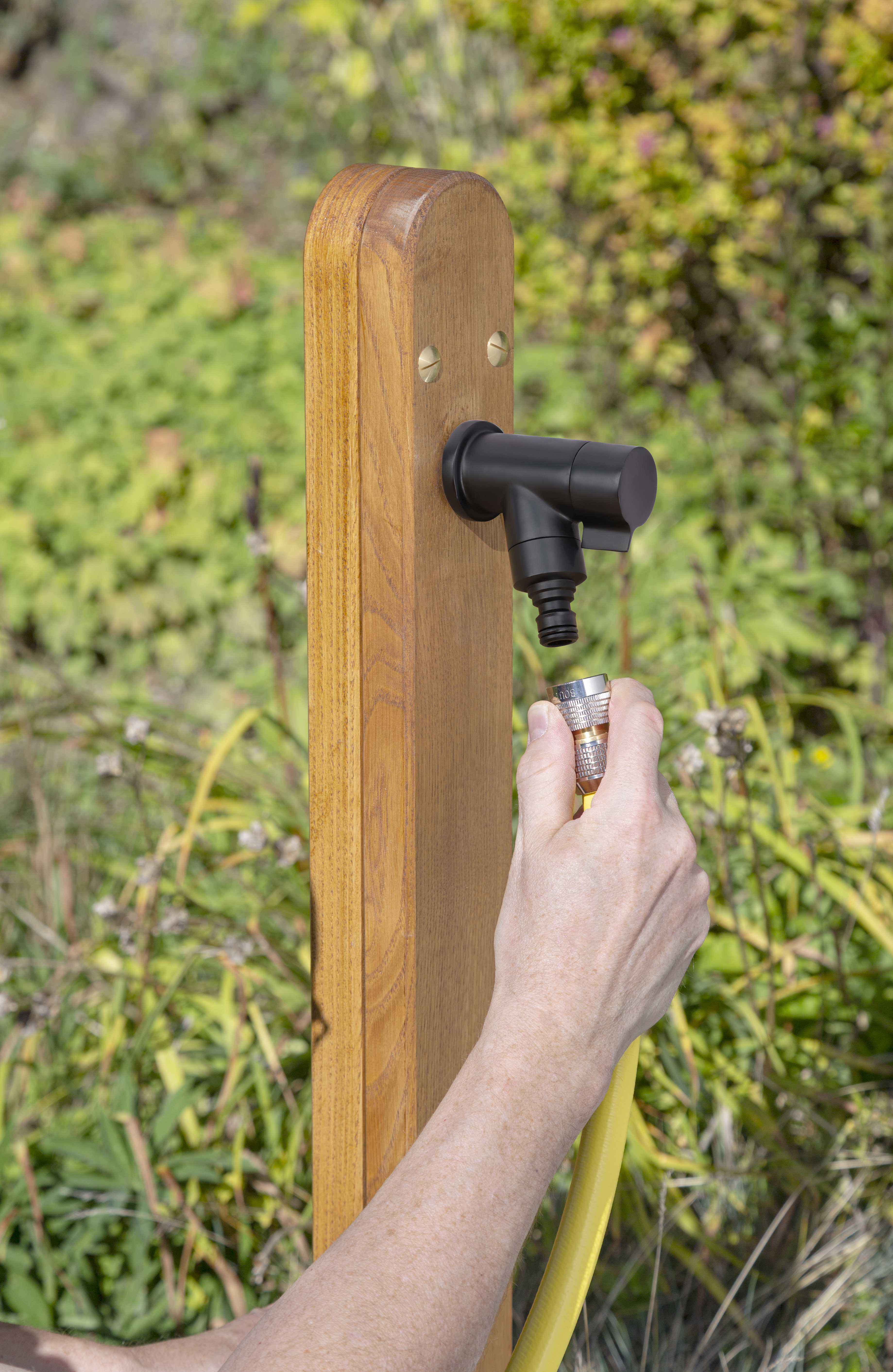 BOUTTÉ allie design et durabilité avec sa nouvelle gamme de robinets de jardin en laiton